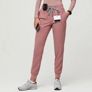 FIGS JOGGERS, MEDIUM PETITE MINERAL MAUVE GRENELLE JOGGER SCRUB PANTS, LIKE NEW